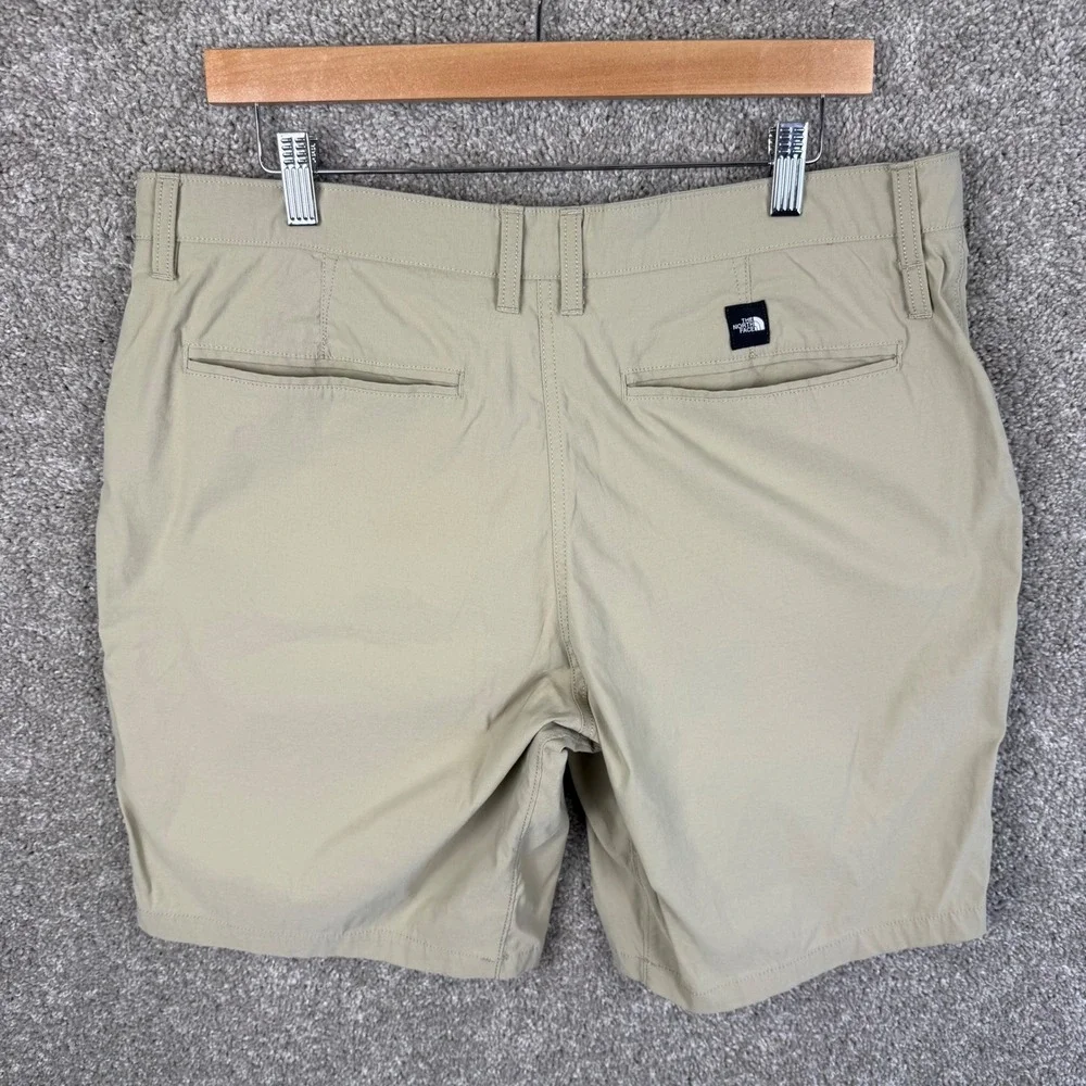 The North Face Mens Size 35 Horizon Pine Khaki Hiking Shorts Stretch Tan